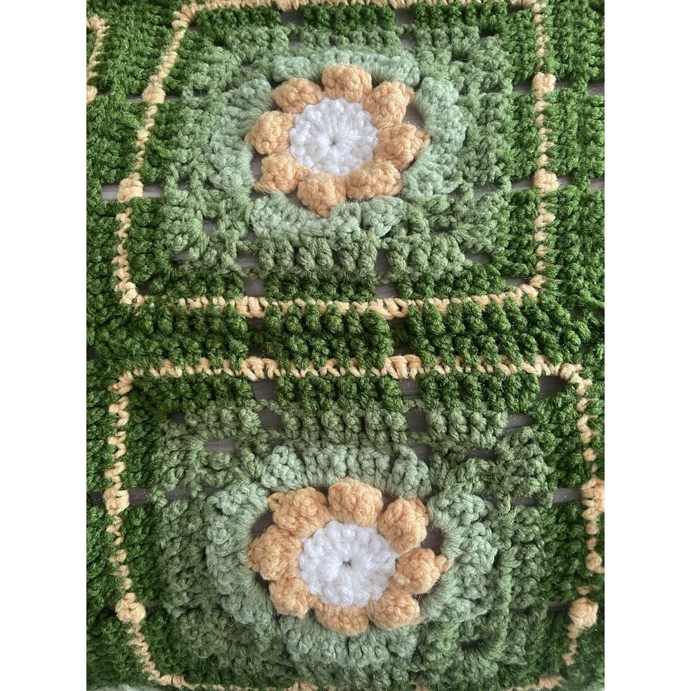 MCM Crochet Afgan Blanket Green Flower Boho Cottage Grannycore 65x38 Handmade